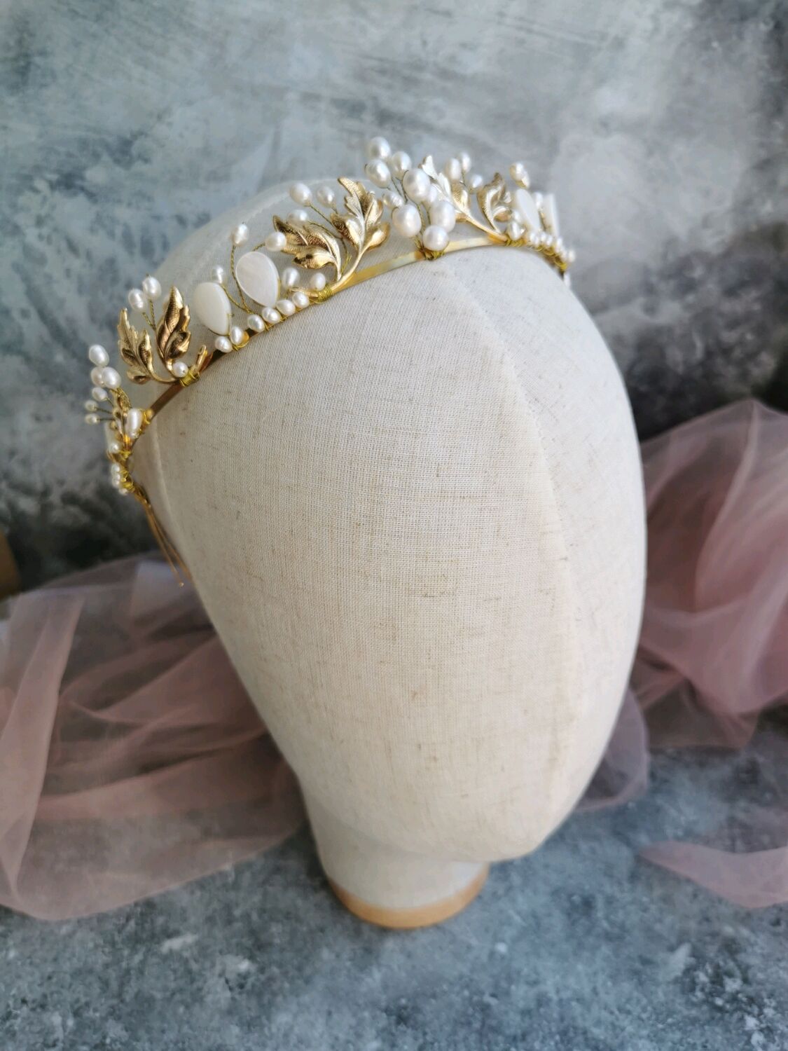 Диадема свадебная с жемчугом и перламутром в интернет-магазине на ...