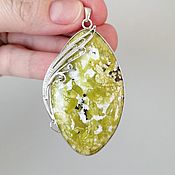 Украшения handmade. Livemaster - original item pendant made of lizardite. Handmade.