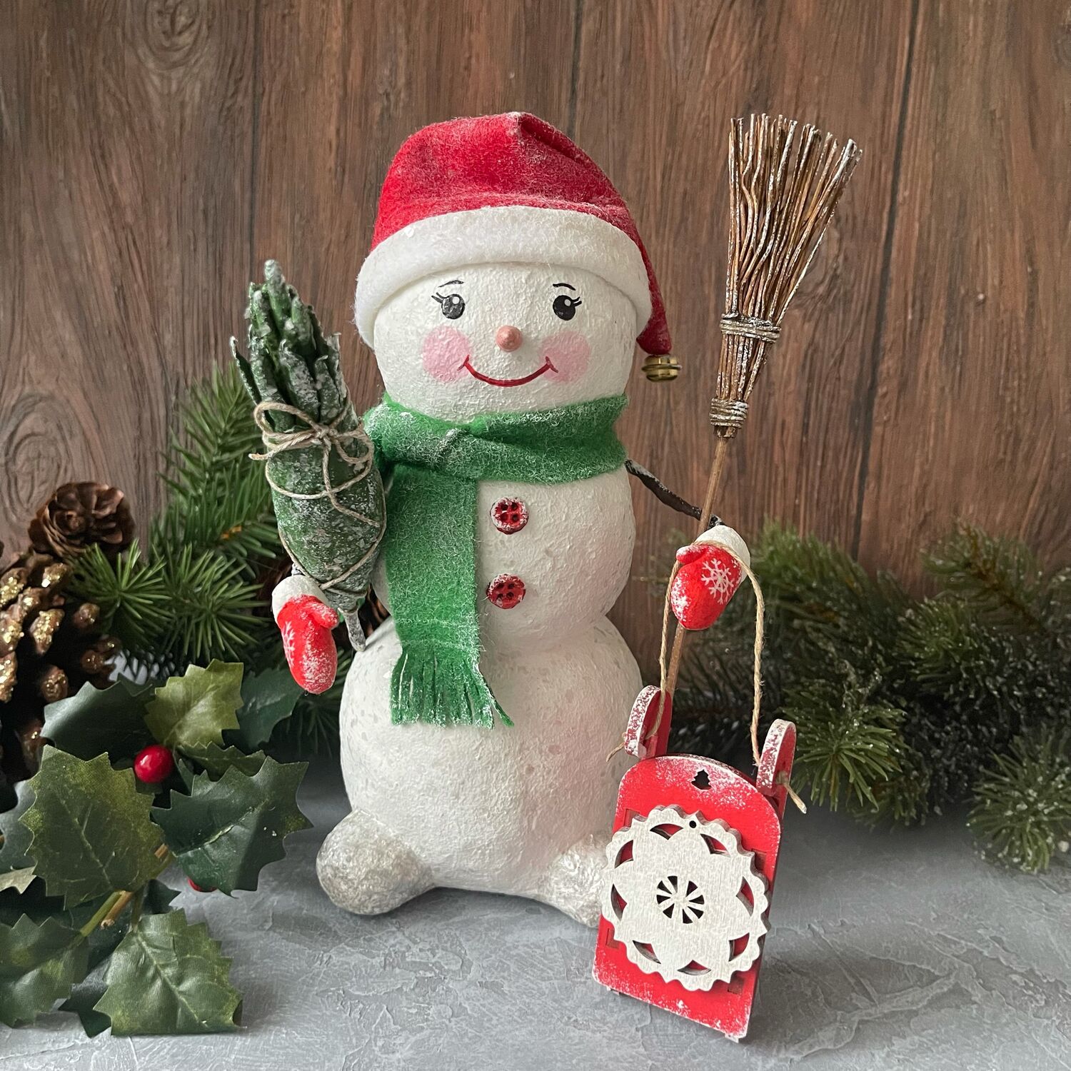 Снеговик из папье-маше
