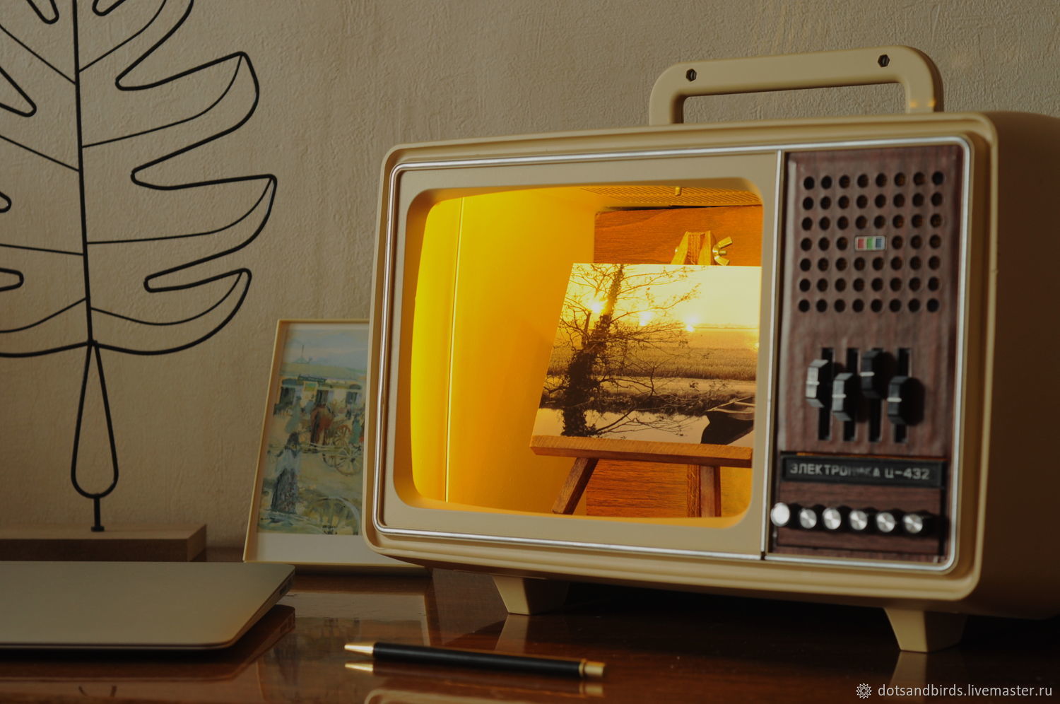 Куплю советский телевизор. Советский мини телевизор. Необычные телевизоры. Старый мини телевизор. Миниатюрные советские телевизоры.