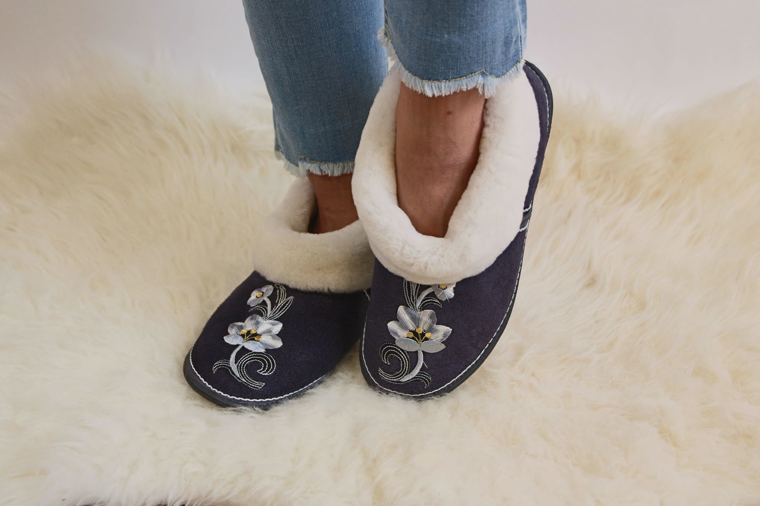 Women's chuni made of Australian sheepskin with a solid sole, Slippers, Mozdok,  Фото №1