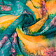 Изумрудный шёлковый платок с крупными цветами. Платки. Мастерская батика Бекловой Татьяны. Интернет-магазин Ярмарка Мастеров.  Фото №2
