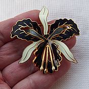 Very rare! Monet's collectible Mirabeau Brooch