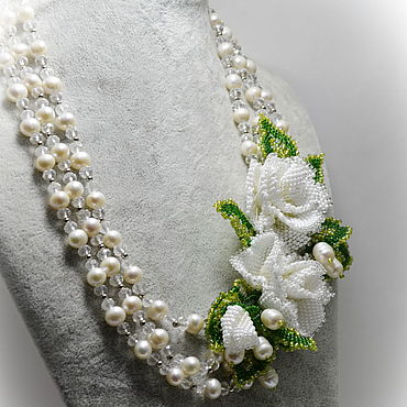 Украшения ручной работы. Ярмарка Мастеров - ручная работа Комплект украшений из натурального жемчуга "Свадебные розы". Handmade.