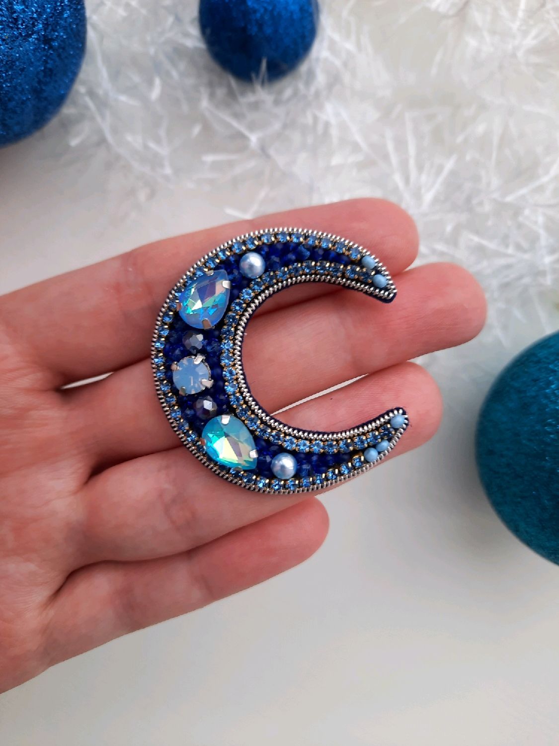 брошь луна киркс фолли. брошь луна из бисера. брошь звезда. брошь звезда бисер. брошка луна.