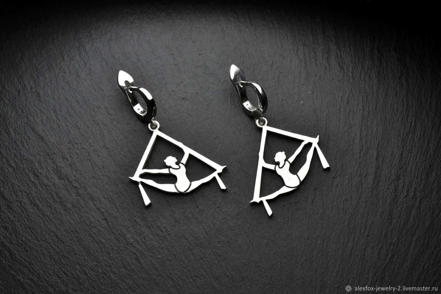 серьги гимнастка. золотые серьги гимнастка. сережки с гимнасткой. сережки с гимнасткой. серьги серебряные гимнастка.