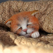 Украшения handmade. Livemaster - original item Felted brooch sleeping cat. Handmade.