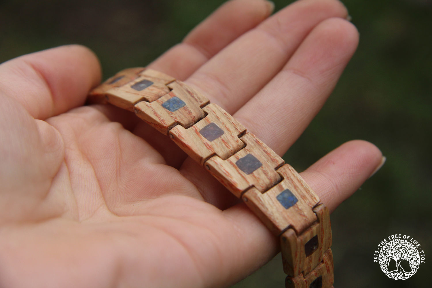 Деревянный браслет