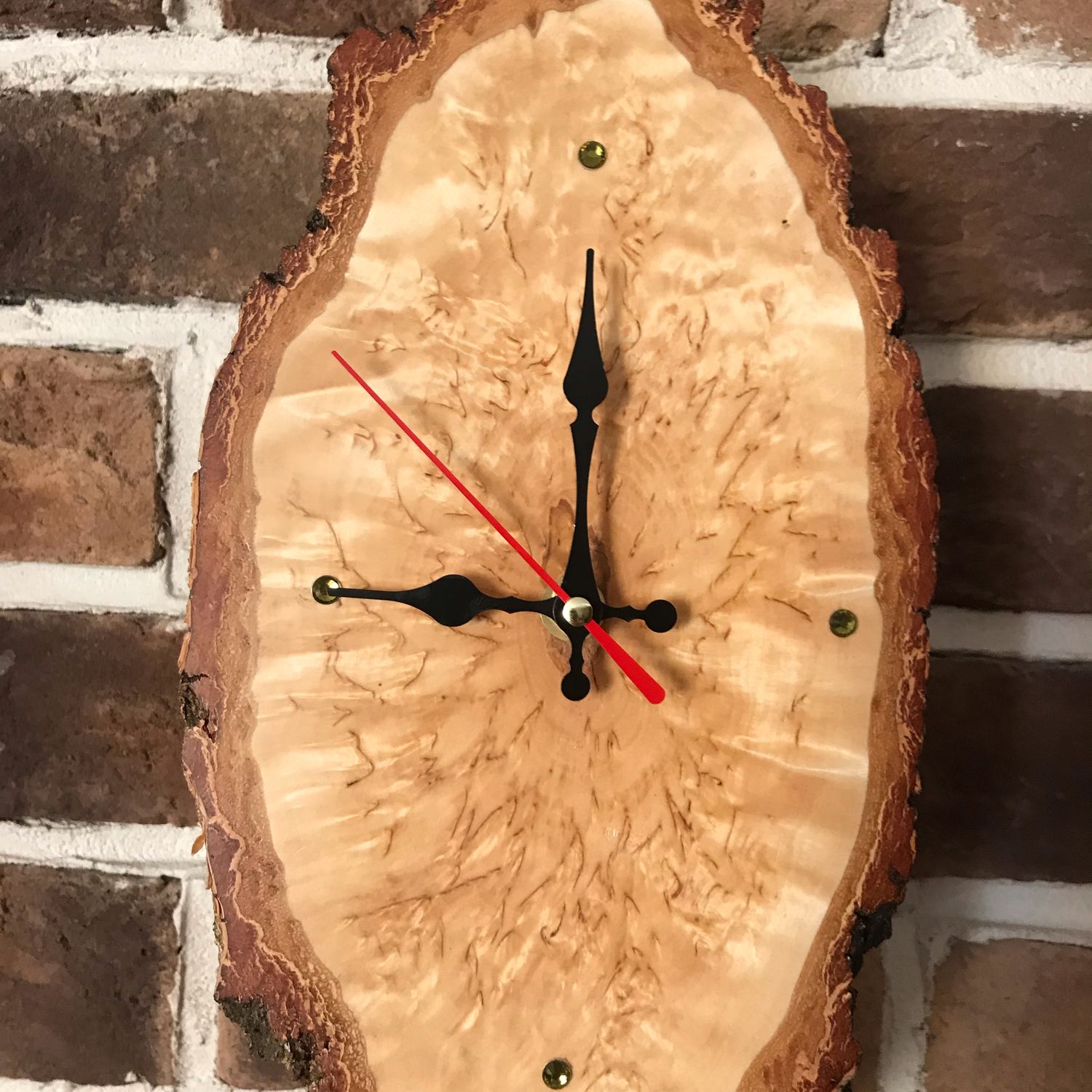 Часы на спиле дерева своими руками