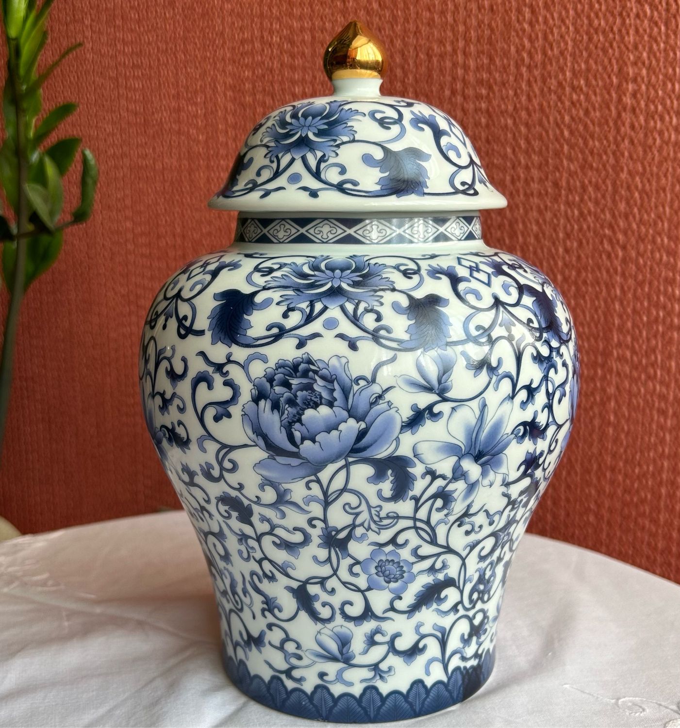 Вазы махачкала. Ваза напольная 67см керамика "кристалл" цвет тёмнокоричневый. Напольные вазы для цветов. Ваза мозер хрусталь. Ваза напол.