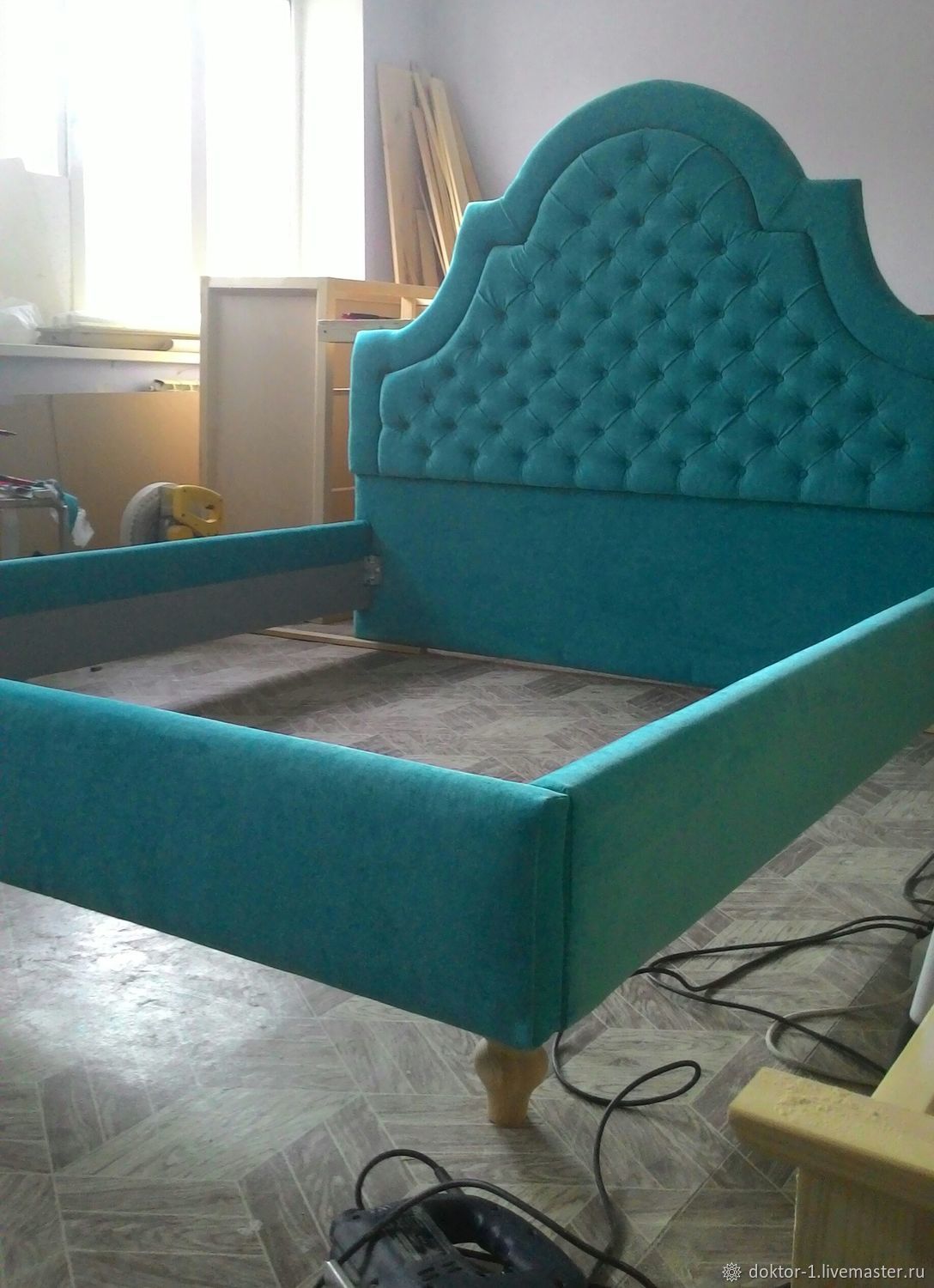 диван для девочки с каретной стяжкой