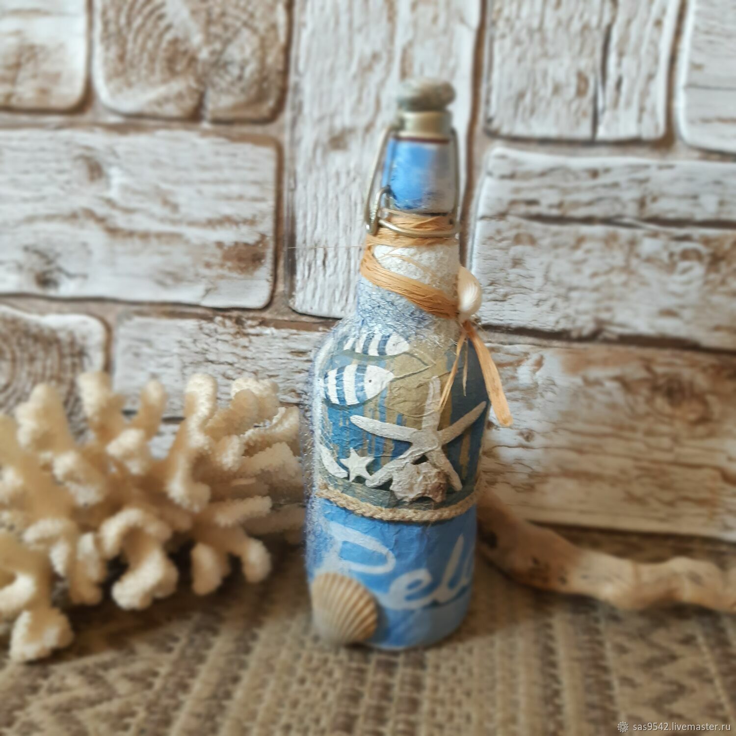 Купить бутылки саратов. Морской декор бутылок. Бутылка с морским воздухом. Декор бутылок ракушками и камушками. Бутылка моряк.