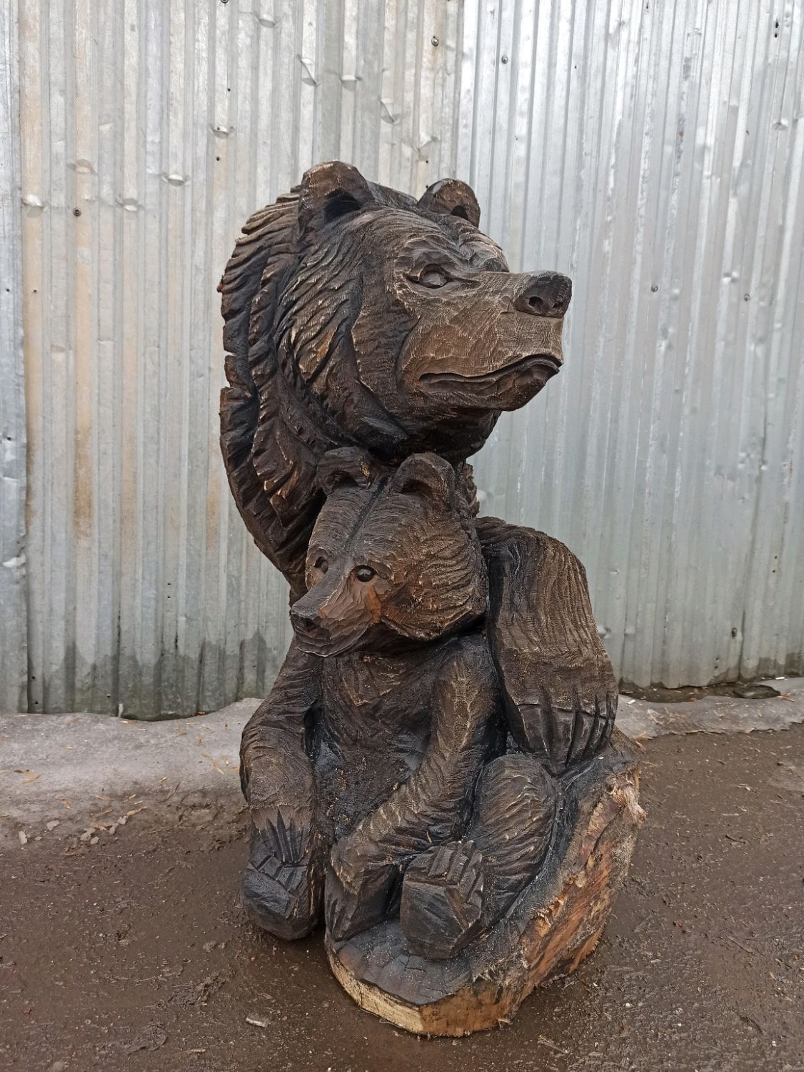 Скульптура “Медведь с кружкой и боченком”