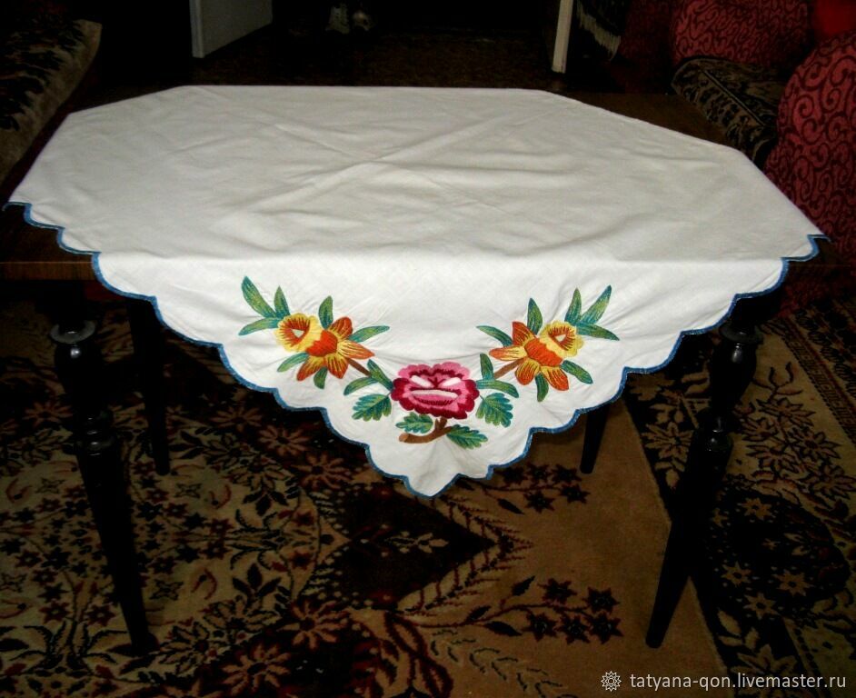 Винтаж: Вышивка гладью нарциссы салфетка угловая на тумбочку СССР ...