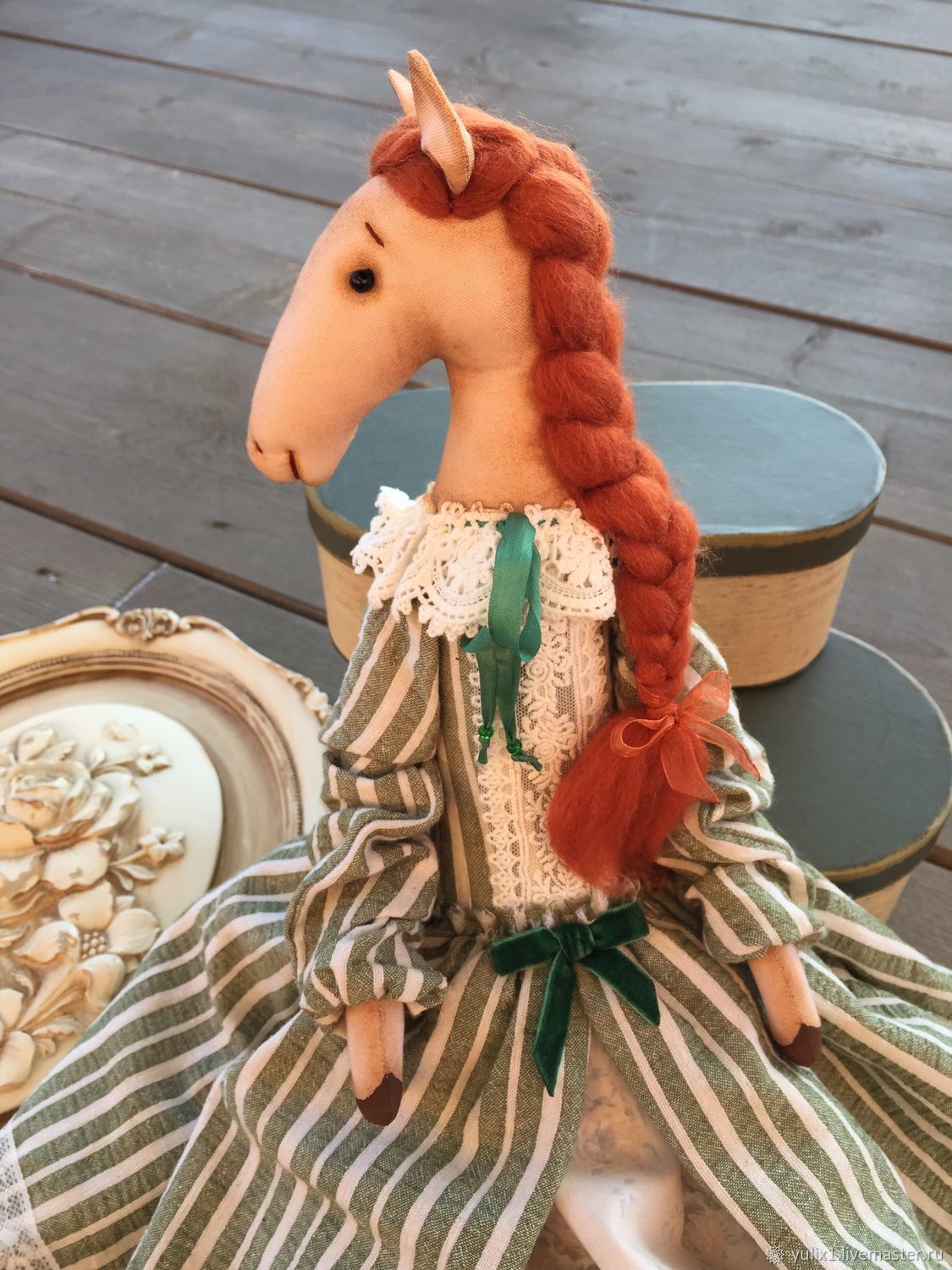 Лошадь ручной работы. Вороная в яблоках лошадь. Лошади ручной работы. Лошадь из скульптурного пластилина. Лошади ручной работы.