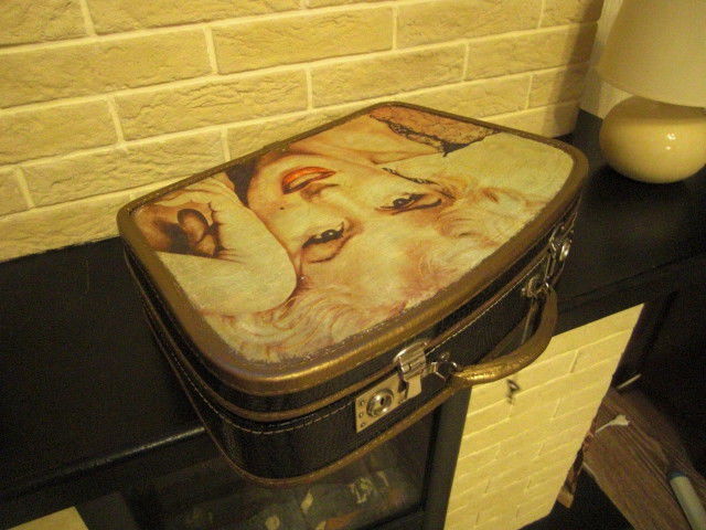 Сумка-чемоданчик "Мерилин" (Нашла хозяйку)