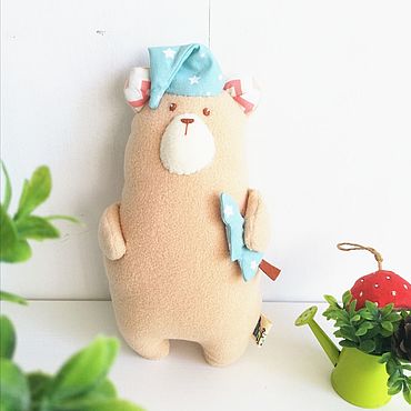 Куклы и игрушки ручной работы. Ярмарка Мастеров - ручная работа Медвежонок с елкой, игрушка-сплюшка к одеялу, пледу покрывалу купить. Handmade.