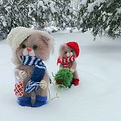 Куклы и игрушки handmade. Livemaster - original item Soft toys: Behind the Christmas tree, a knitted cat and a kitten. Handmade.