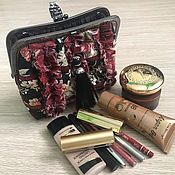 Сумки и аксессуары handmade. Livemaster - original item Cosmetic bag on a clasp with a silk brush. Handmade.