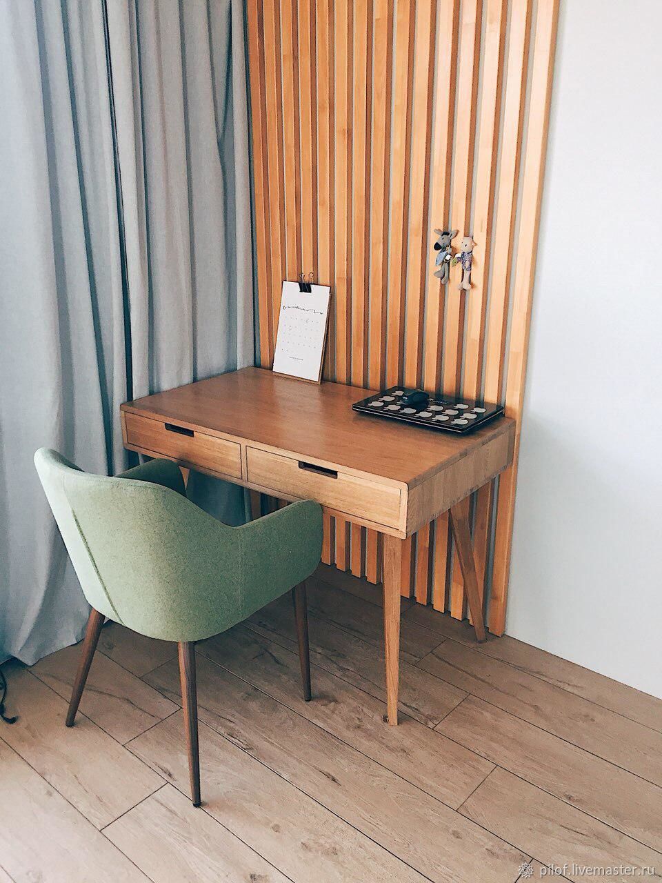 Письменный стол в стиле Сканди