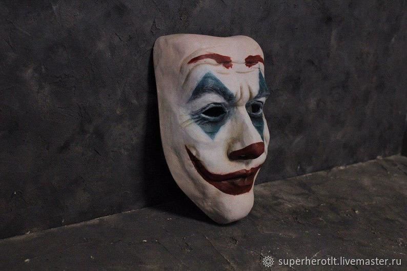 Джокер маска 2. Керамическая маска. Джокер (2019) маска Бэтмена в зеркале.