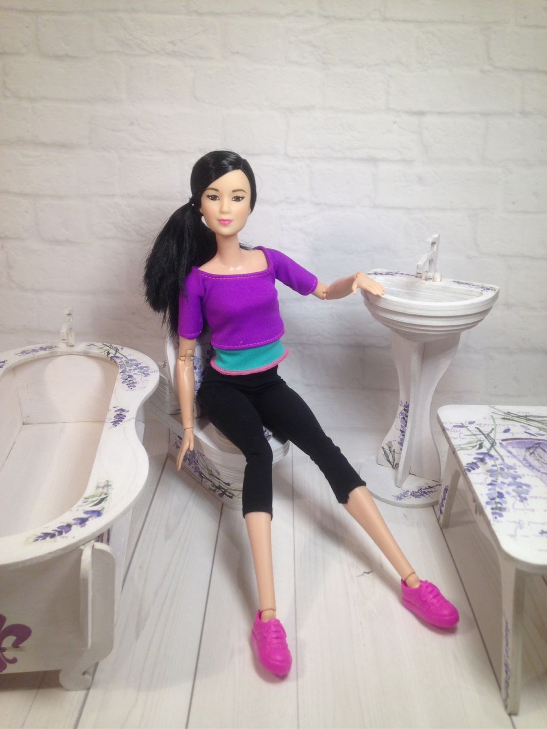 Кукла Барби ванная комната Джойс