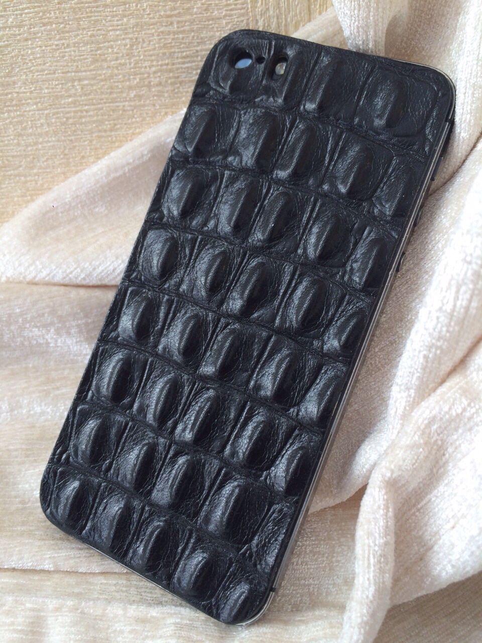Чехол для телефона из кожи крокодила. Чехол для samsung galaxy s21 fe кожаный. Чехол рептилия. Чехол рептилия. Чехол из натуральной кожи samsung galaxy s23 ultra.