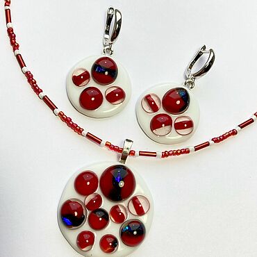 Украшения ручной работы. Ярмарка Мастеров - ручная работа Комплект из стекла Яблоки на снегу. Handmade.