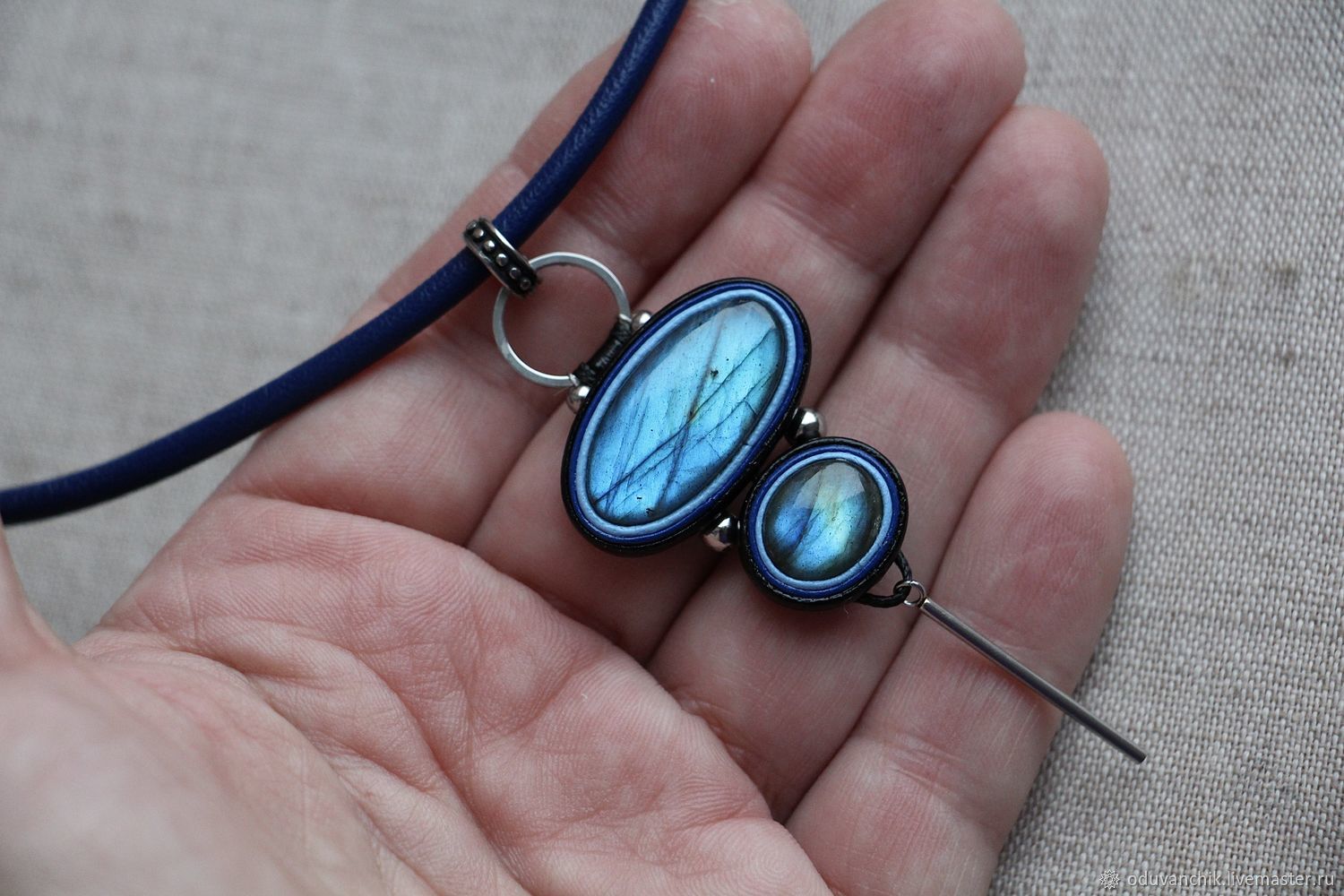 Кулон «Синий лёд» из кожи с лабрадорами! – заказать на Ярмарке Мастеров ...