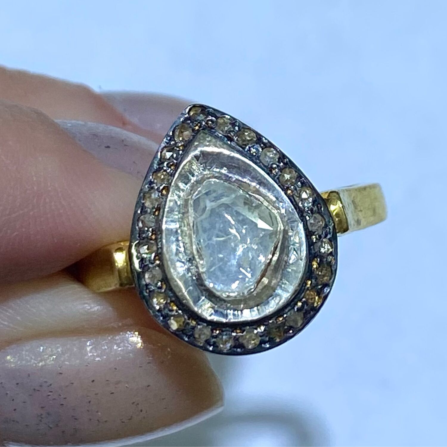 Природные бриллианты купить. Кольцо с природным алмазом.