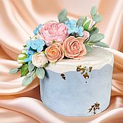 Цветы ручной работы в  шляпной коробке 42 см (полимерная глина)
