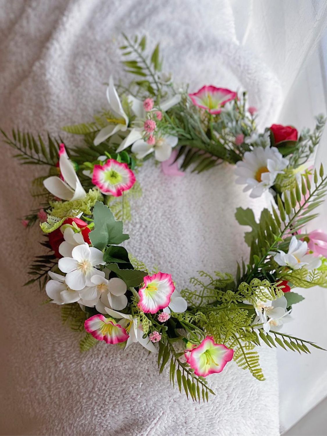 Ободок из искусственных цветов. DIY . The wreath of flowers