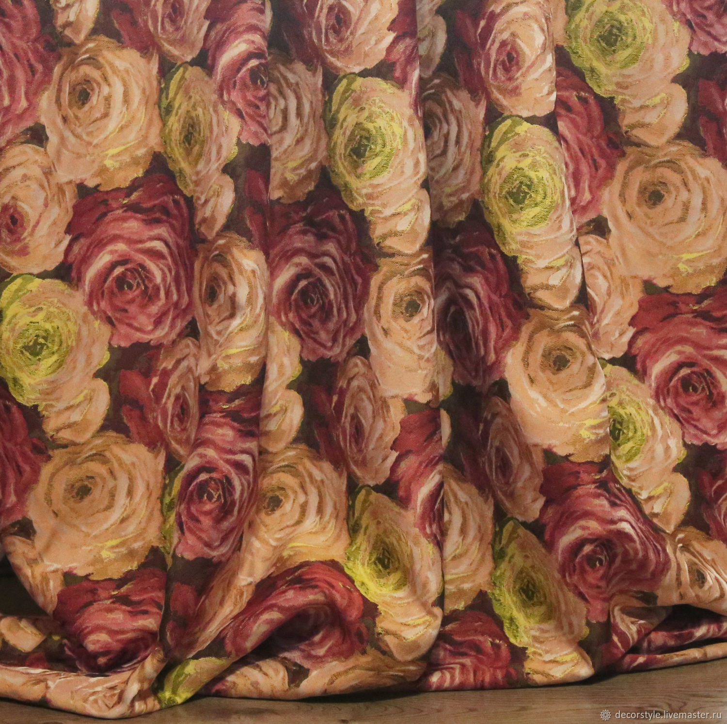 Купить материал розы. Ткань в розочку. Ткань с розами. Ткань портьерная розы. Ткань для штор с розами.