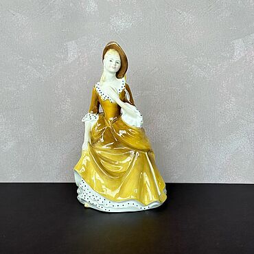Винтаж ручной работы. Ярмарка Мастеров - ручная работа Винтаж: Статуэтка Royal Doulton HN2275 Сандра. Handmade.