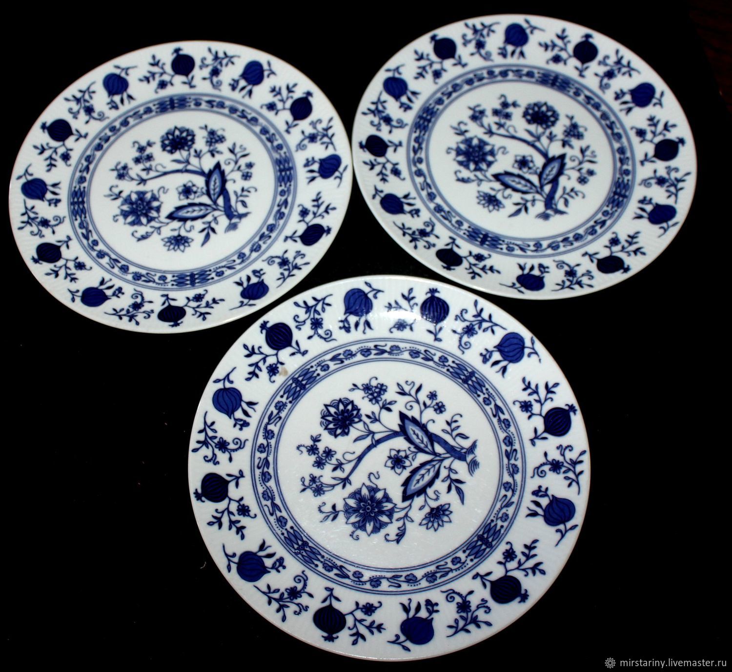 blue onion plates