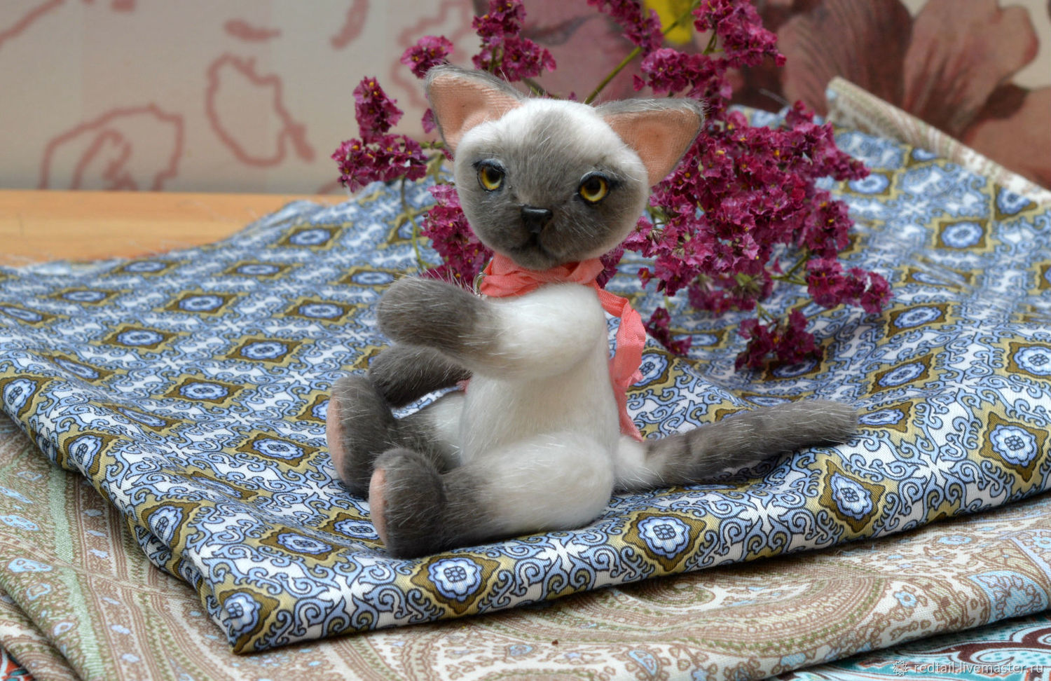 Кошки плюшевый эльф. Плюшевый сиамский кот. Сиамская кошка Тедди. Игрушка сиамский котенок. Котенок Тедди.