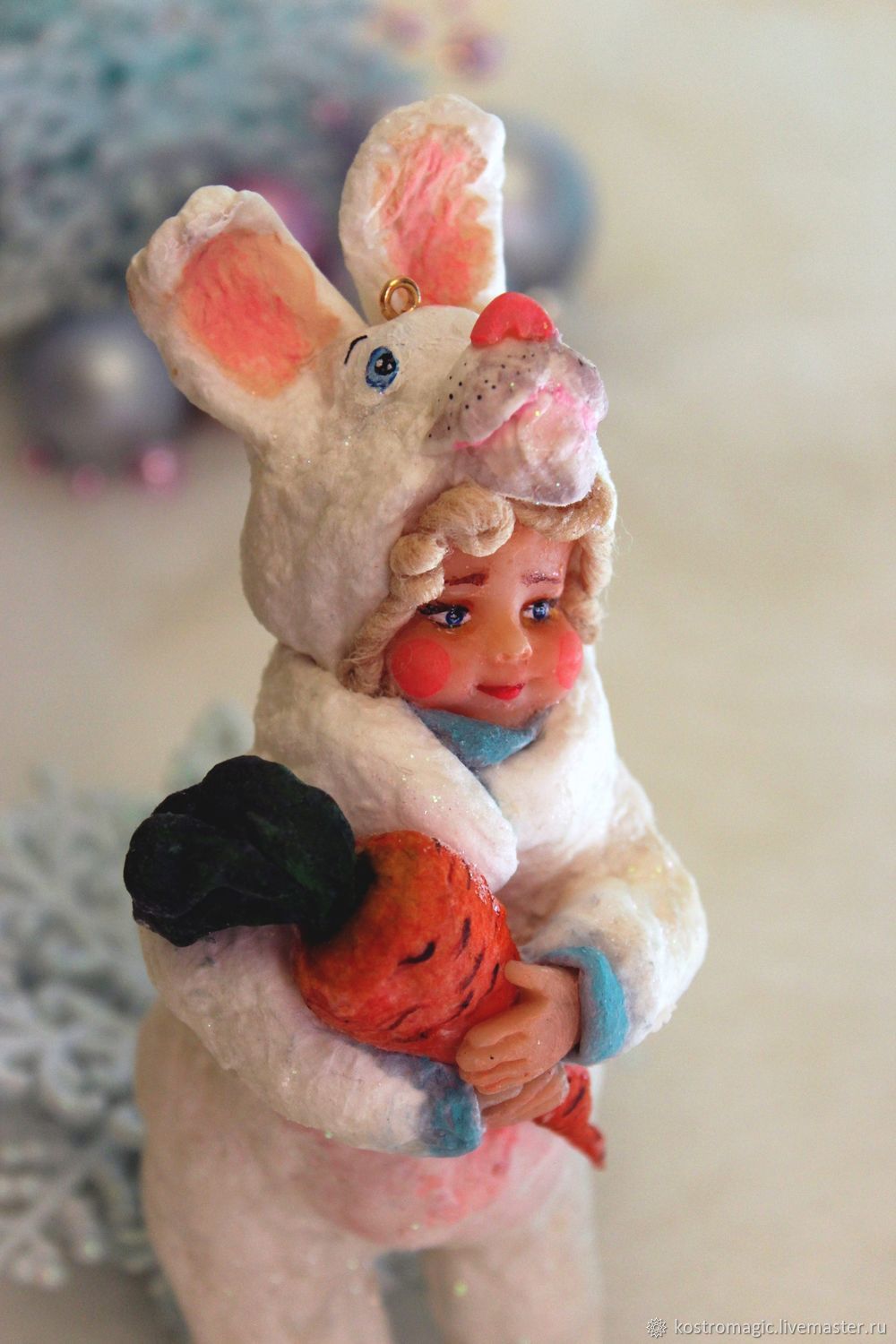 Елочная игрушка “Зайка с морковкой”, Интерьерная кукла, Кострома,  Фото №1