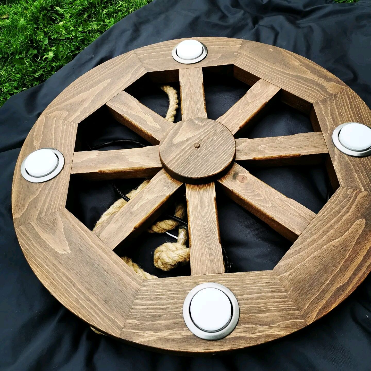 Люстра деревянная, колесо телеги –  онлайн на Ярмарке Мастеров .