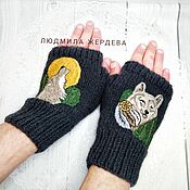 Аксессуары handmade. Livemaster - original item Men`s mittens with embroidery Wolves. Handmade.