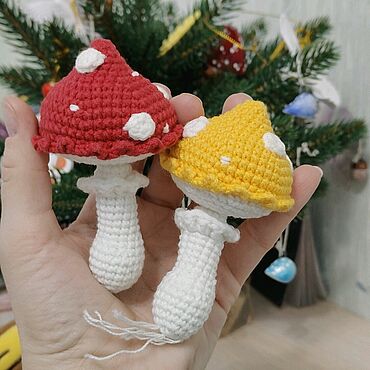 Куклы и игрушки ручной работы. Ярмарка Мастеров - ручная работа Мухомор, 2шт, вязаный мухомор, игрушка мухомор, комплект 2 шт. Handmade.