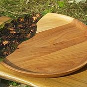 Комплекты декоративных тарелок из спилов деревьев в смоле