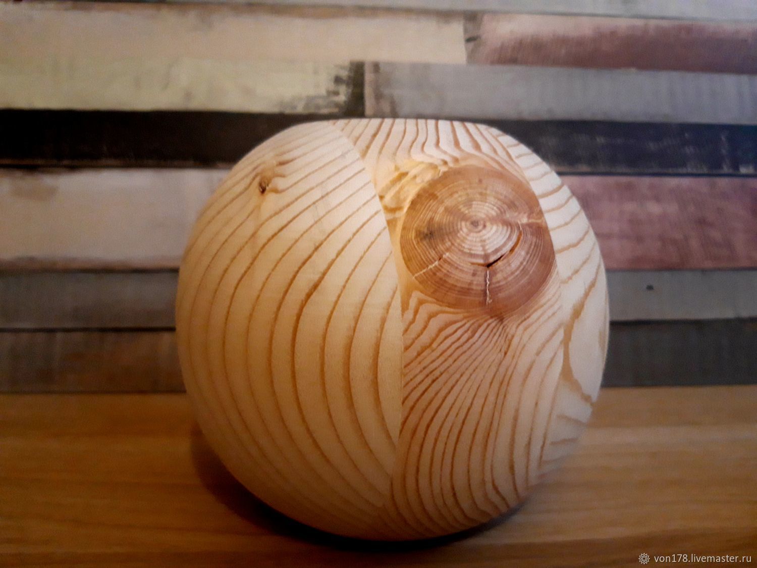 Из деревянных шаров. Шар деревянный. Шарик из дерева. Большой деревянный шар. Деревянный шар 15 см.
