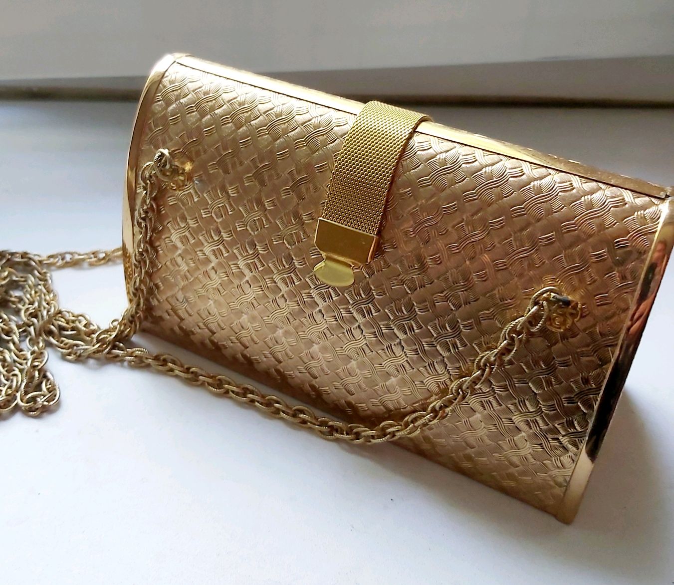 Saks fifth avenue handbags discount