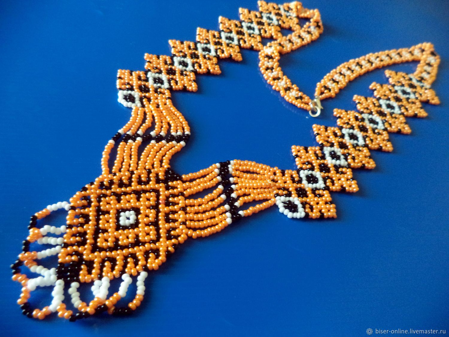 Амулет из бисера. Брошь оберег. Амулет из бисера. Бисерные амулеты уичоль. Амулет из бисера.