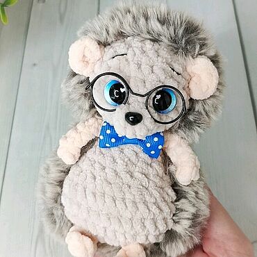 Куклы и игрушки ручной работы. Ярмарка Мастеров - ручная работа Ёжик ученик вязаная игрушка. Handmade.