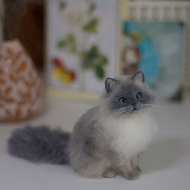 Пушистая кошка. Портретная работа. Миниатюра.Сухое валяние. . Куклы и игрушки ручной работы - Ярмарка Мастеров Куклы и игрушки ручной работы. Ярмарка Мастеров - ручная работа Пушистая кошка. Портретная работа. Миниатюра.Сухое валяние. Handmade.