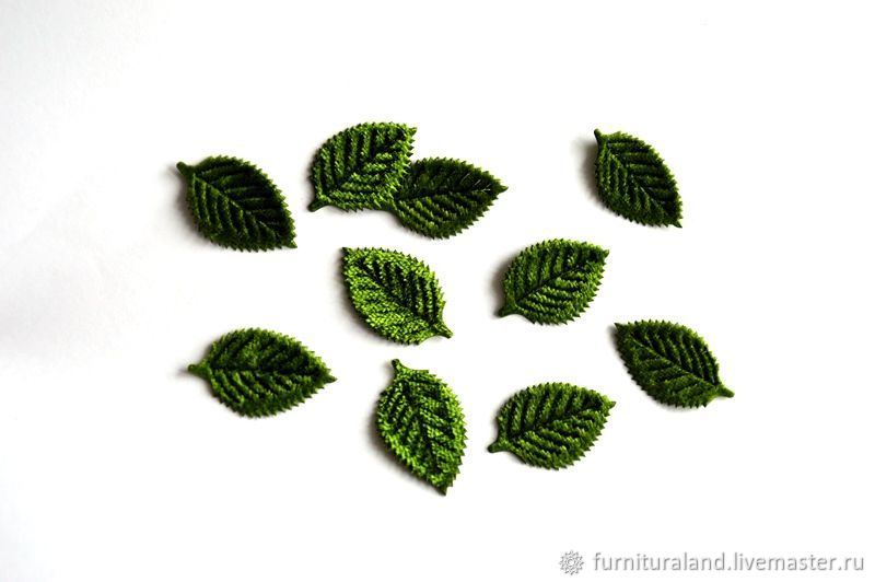 Зелень бархатные листики. Бархатный листочек. Цветок с махровыми листьями. Гинура цветок. Листья из бархата мк.