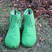 Обувь ручной работы handmade. Livemaster - original item Shoes: Boots moccasins with fringe green. Handmade.