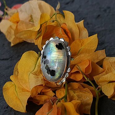 Украшения ручной работы. Ярмарка Мастеров - ручная работа Кольцо с лунным камнем. Handmade.