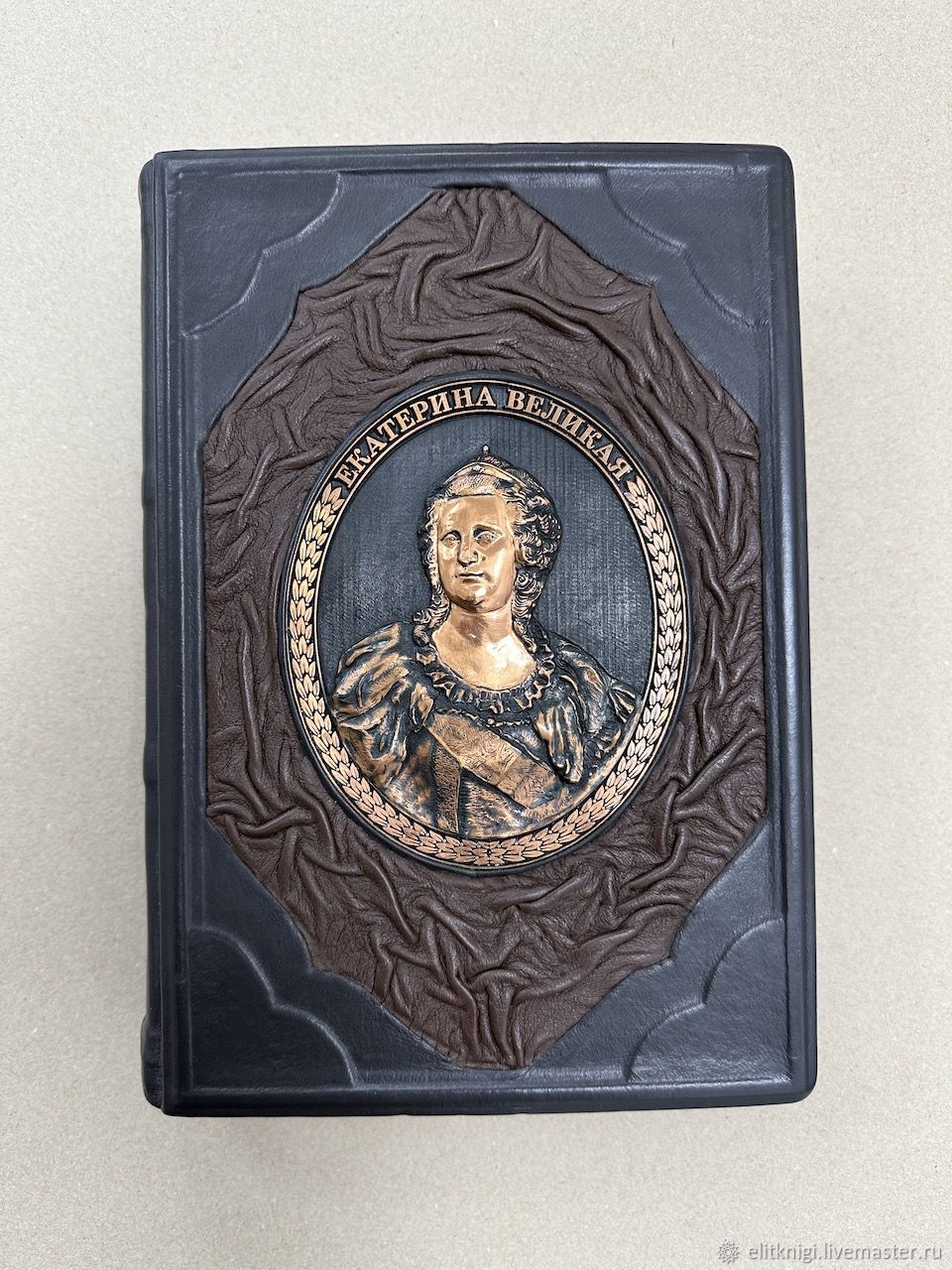 Императрица Екатерина 2 (Подарочная кожаная книга) в интернет-магазине ...